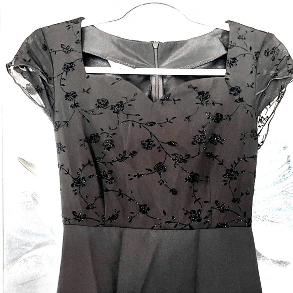 Velvet Flocked Chiffon Bodice with Crape Back Satin Skirt Formal Maxi Dr… - Picture 12 of 16